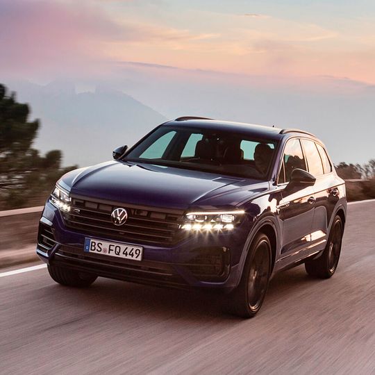 Der VW Touareg R wird seine Weltpremiere in Genf feiern. Der VW Touareg R wird seine Weltpremiere in Genf feiern.
