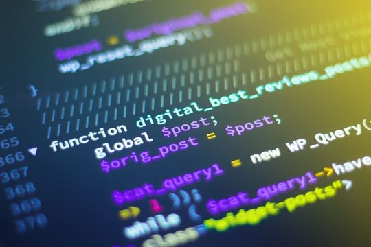 Eine vernetzte Wirtschaft muss ihre Daten und Prozesse schützen. Eine vernetzte Wirtschaft muss ihre Daten und Prozesse schützen.