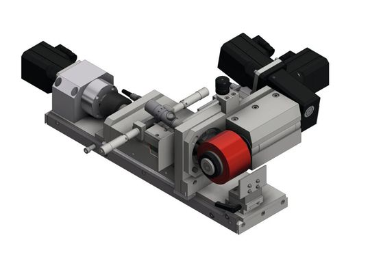 Regelscheibenseite einer Spitzenlosschleifmaschine. Regelscheibenseite einer Spitzenlosschleifmaschine.