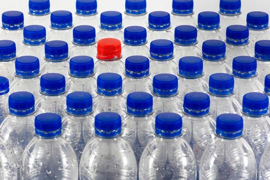 Der Branchenumsatz in der Kunststoff verarbeitenden Industrie ging im vergangenen Jahr um 1,2 % auf 65,1 Milliarden Euro zurück. Der Branchenumsatz in der Kunststoff verarbeitenden Industrie ging im vergangenen Jahr um 1,2 % auf 65,1 Milliarden Euro zurück.