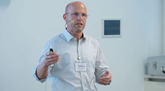 Reinhard Mansius ist Autor des Praxishandbuchs Antriebsauslegung. Er weiß, wie man Fehler bei der Auslegung vermeiden kann. Reinhard Mansius ist Autor des Praxishandbuchs Antriebsauslegung. Er weiß, wie man Fehler bei der Auslegung vermeiden kann.