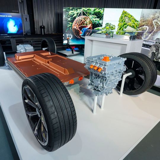 General Motors hat seine neue modulare Plattform und sein Batteriesystem Ultium in Michigan (USA) präsentiert. General Motors hat seine neue modulare Plattform und sein Batteriesystem Ultium in Michigan (USA) präsentiert.