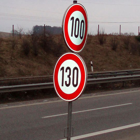 Tempo 130 oder noch langsamer? Die Diskussion wird weitergehen. Tempo 130 oder noch langsamer? Die Diskussion wird weitergehen.
