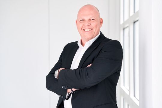 Carsten Wörner, Leiter des Geschäftsbereichs Acetyls, sagt: „Die konsequente Digitalisierung unserer Lieferketten versetzt uns in die Lage, die Flexibilität, Verlässlichkeit und Sicherheit der Transporte weiter zu steigern.“ Carsten Wörner, Leiter des Geschäftsbereichs Acetyls, sagt: „Die konsequente Digitalisierung unserer Lieferketten versetzt uns in die Lage, die Flexibilität, Verlässlichkeit und Sicherheit der Transporte weiter zu steigern.“