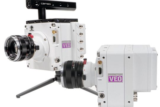 Die neue Highspeed-Kamera VEO 1310 mit Aluminiumgehäuse und integriertem Speicher ist schockresistent bis 30 g und optional 100 g.