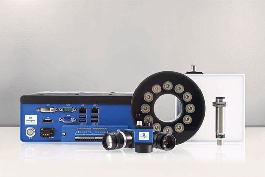 Das neue Vision System 2D von Wenglor besteht aus Control Unit, Digitalkameras, Objektive, Beleuchtungen und Software.