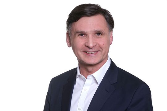 Urlich Bruder ist in seiner neuen Rolle als Geschäftsführer DACH und Benelux für sämtliche Vertriebs- und Marketingaktivitäten von Altair verantwortlich. Urlich Bruder ist in seiner neuen Rolle als Geschäftsführer DACH und Benelux für sämtliche Vertriebs- und Marketingaktivitäten von Altair verantwortlich.