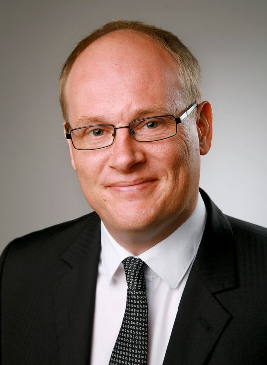 Der Jochen Block-Preis 2020 der Deutschen Gesellschaft für Katalyse geht an Dr. Jan von Langermann von der Universität Rostock. Der Jochen Block-Preis 2020 der Deutschen Gesellschaft für Katalyse geht an Dr. Jan von Langermann von der Universität Rostock.
