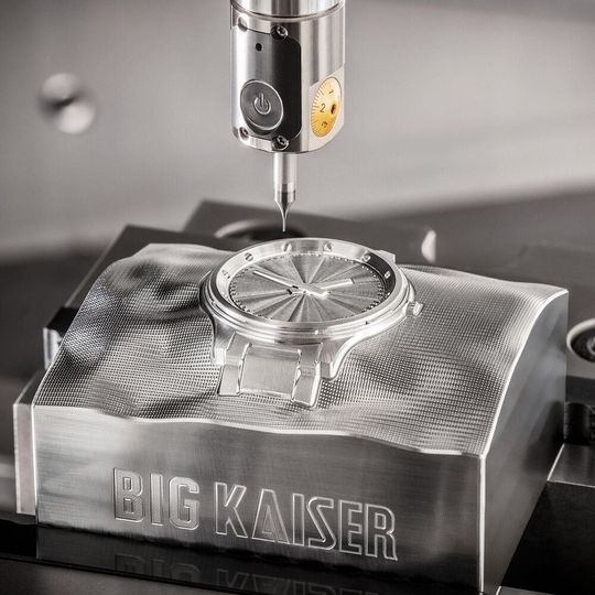 Nach erfolgreichen Jahren 2018 und 2019 investiert Big Kaiser kräftig in neue Maschinen und Bearbeitungszentren, Personal und Produktionseinrichtungen Nach erfolgreichen Jahren 2018 und 2019 investiert Big Kaiser kräftig in neue Maschinen und Bearbeitungszentren, Personal und Produktionseinrichtungen