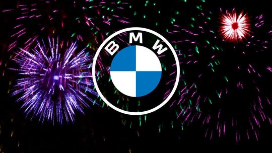 BMW hat ein neues Logo. BMW hat ein neues Logo.