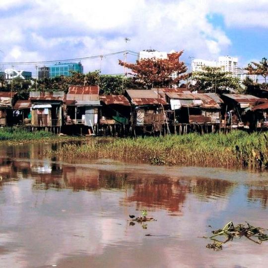 Bereits seit Jahren tut das Autohaus Kummich Gutes in Entwicklungsländern: Für die Schule dieses Dorfes in Myanmar wurde eine Trinkwasseranlage angeschafft. Bereits seit Jahren tut das Autohaus Kummich Gutes in Entwicklungsländern: Für die Schule dieses Dorfes in Myanmar wurde eine Trinkwasseranlage angeschafft.
