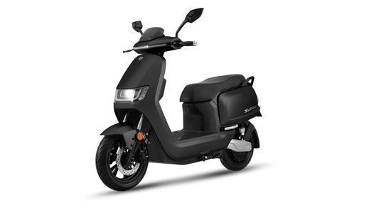 Der ab April erhältliche Elektroroller Futura Robo soll 75 km/h schnell fahren. Der ab April erhältliche Elektroroller Futura Robo soll 75 km/h schnell fahren.