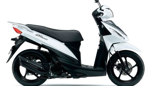 Suzuki ruft in Deutschland genau 3.134 Exemplare des Rollers Address zurück. Suzuki ruft in Deutschland genau 3.134 Exemplare des Rollers Address zurück.