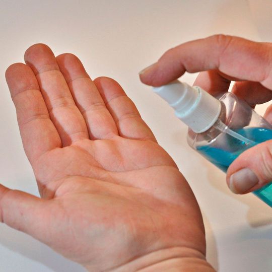 Detaillierte Vorgaben für Hygienemaßnahmen, Dienstreisen, Veranstaltungen und Zusammenarbeit sollen die Ausbreitung des Coronavirus bei Covestro verhindern. Detaillierte Vorgaben für Hygienemaßnahmen, Dienstreisen, Veranstaltungen und Zusammenarbeit sollen die Ausbreitung des Coronavirus bei Covestro verhindern.