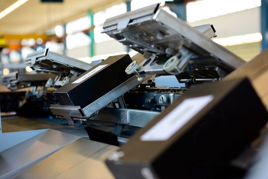 Der Denisort soll im Logistikzentrum in Kielce bis zu 8600 Einheiten pro Stunde sortieren. Der Denisort soll im Logistikzentrum in Kielce bis zu 8600 Einheiten pro Stunde sortieren.