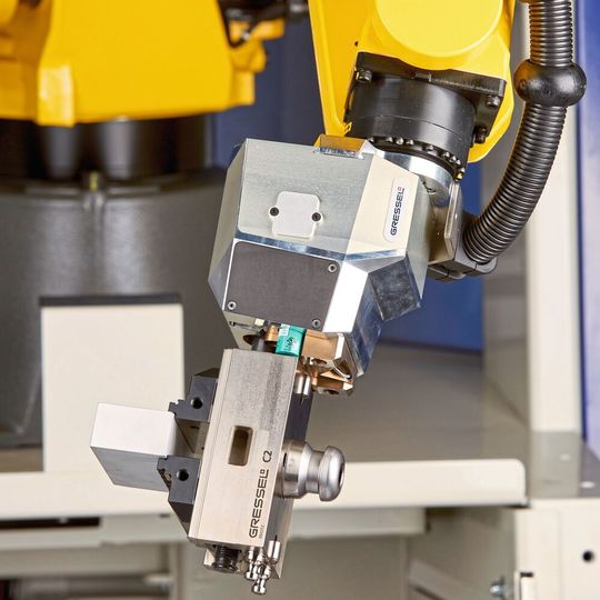Im Roboter flexibler Greifer für Werkstücke unterschiedlicher Abmessungen .... Im Roboter flexibler Greifer für Werkstücke unterschiedlicher Abmessungen ....