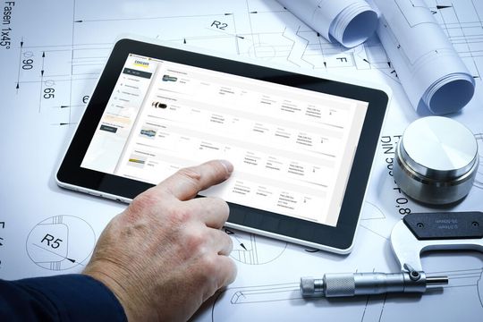 Eine „digitale Shoppingliste“ ermöglicht effizientes, fehlerfreies Kommissionieren im Betriebsmittellager. Eine „digitale Shoppingliste“ ermöglicht effizientes, fehlerfreies Kommissionieren im Betriebsmittellager.