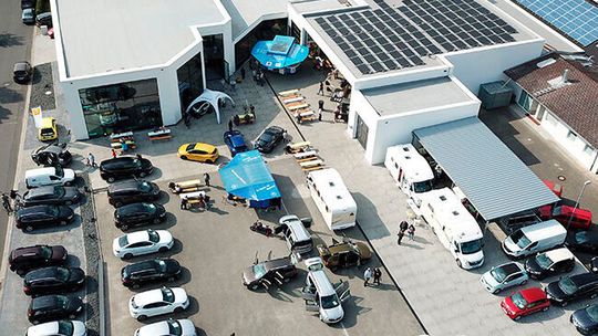 Autohäuser und Motorradbetriebe stellt die Corona-Krise vor große Herausforderungen. Autohäuser und Motorradbetriebe stellt die Corona-Krise vor große Herausforderungen.