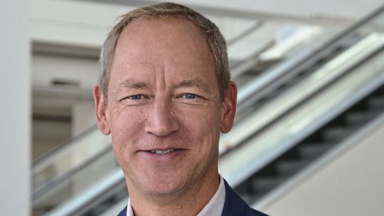 „Der Autohandel wird nach der schwierigen Zeit zurückkehren“, sagt Mobile.de-Chef Malte Krüger (Anm. d. "bike und business"-Redaktion: Diese Aussage ist auch auf Motorradhändler übertragbar). „Der Autohandel wird nach der schwierigen Zeit zurückkehren“, sagt Mobile.de-Chef Malte Krüger (Anm. d. "bike und business"-Redaktion: Diese Aussage ist auch auf Motorradhändler übertragbar).