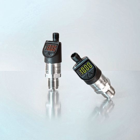 Überall einbaubar: Schlanker Druckschalter mit IO-Link und Display Überall einbaubar: Schlanker Druckschalter mit IO-Link und Display