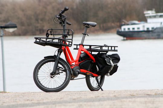 Das Tern HSD ist ein erfreulich kompaktes Lastenrad, welches für viele Transportaufgaben gewappnet ist. Das Tern HSD ist ein erfreulich kompaktes Lastenrad, welches für viele Transportaufgaben gewappnet ist.