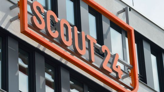 Händler können über Autoscout 24 jetzt direkt Fahrzeuge verkaufen: Die Plattform unter dem Dach der Münchner Scout-24-Gruppe hat jetzt als erste große Onlinefahrzeugbörse den Bestellknopf eingeführt. Händler können über Autoscout 24 jetzt direkt Fahrzeuge verkaufen: Die Plattform unter dem Dach der Münchner Scout-24-Gruppe hat jetzt als erste große Onlinefahrzeugbörse den Bestellknopf eingeführt.
