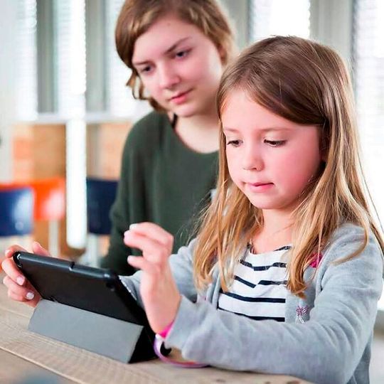 Dem Thema Corona-Virus können sich Mädchen ab der 5. Klasse beim Online-Girls' Day von moinworld am 26. März spielerisch nähern. Dem Thema Corona-Virus können sich Mädchen ab der 5. Klasse beim Online-Girls' Day von moinworld am 26. März spielerisch nähern.