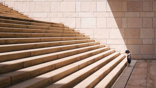 Eine erfolgreiche CX-Strategie verbessert nachweislich die Kunden- und Markenbindung. Jedoch stehen Unternehmen bei deren Etablierung noch immer vor Herausforderungen. Eine erfolgreiche CX-Strategie verbessert nachweislich die Kunden- und Markenbindung. Jedoch stehen Unternehmen bei deren Etablierung noch immer vor Herausforderungen.