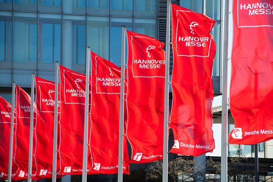 2021 setzt die Hannover Messe auf ein Format, das sowohl live als auch digital umgesetzt werden kann. 2021 setzt die Hannover Messe auf ein Format, das sowohl live als auch digital umgesetzt werden kann.