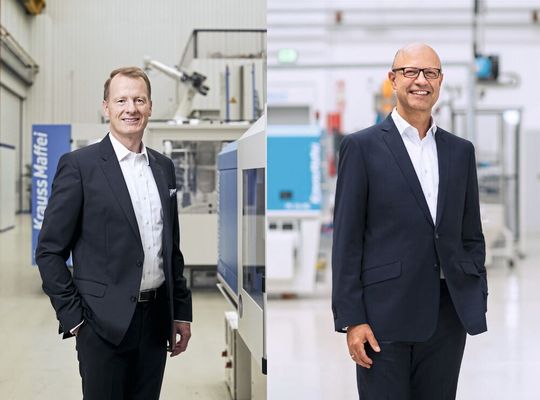 Dr. Frank Stieler (rechts) wird die Geschäftsführung der Krauss-Maffei Group GmbH zum 31. März 2020 beenden und diese an Dr. Michael Ruf, derzeitiger COO des Unternehmens, übergeben, wie das Krauss-Maffei mitteilt. Ruf wird ab 1. April 2020 seine neue Funktion wahrnehmen. Dr. Frank Stieler (rechts) wird die Geschäftsführung der Krauss-Maffei Group GmbH zum 31. März 2020 beenden und diese an Dr. Michael Ruf, derzeitiger COO des Unternehmens, übergeben, wie das Krauss-Maffei mitteilt. Ruf wird ab 1. April 2020 seine neue Funktion wahrnehmen.