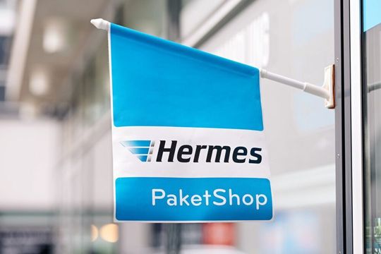 In Hermes-Paketshops wurde jetzt ein kontaktloser Abholprozess eingeführt. In Hermes-Paketshops wurde jetzt ein kontaktloser Abholprozess eingeführt.