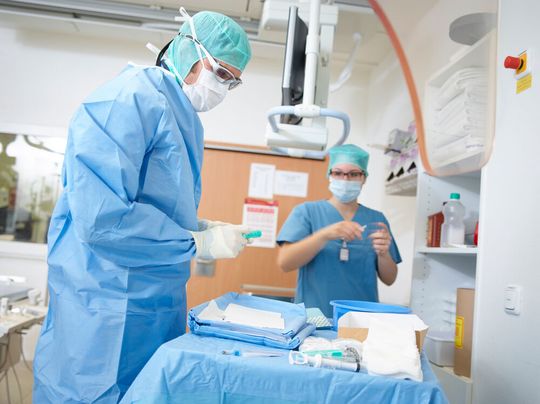 In der Corona-Krise können fehlerhafte, medizinisch nutzlose oder sogar gefährliche Produkte im schlimmsten Fall das Leben von Patienten, Ärzten und Pflege-Personal kosten. In der Corona-Krise können fehlerhafte, medizinisch nutzlose oder sogar gefährliche Produkte im schlimmsten Fall das Leben von Patienten, Ärzten und Pflege-Personal kosten.
