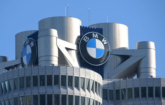 BMW will die weltweiten Lieferketten von Rohstoffen und Bauteilen künftig mit Blockchain-Technik zurückverfolgen. BMW will die weltweiten Lieferketten von Rohstoffen und Bauteilen künftig mit Blockchain-Technik zurückverfolgen.