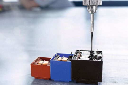 Das RAKU PUR-Polyurethanharze besietzt eine Temperaturbeständigkeit von bis zu RTI 160 °C Das RAKU PUR-Polyurethanharze besietzt eine Temperaturbeständigkeit von bis zu RTI 160 °C