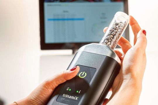 Das mobile NIR-Spektrometer von „trinamiX“ Das mobile NIR-Spektrometer von „trinamiX“