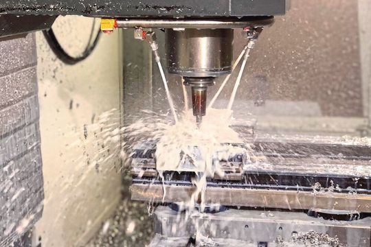 Mit konventionellen Bearbeitungsmethoden so schnell liefern wie mit 3D-Druck: Mithilfe eines komplett digitalen Workflows ist das möglich. Mit konventionellen Bearbeitungsmethoden so schnell liefern wie mit 3D-Druck: Mithilfe eines komplett digitalen Workflows ist das möglich.