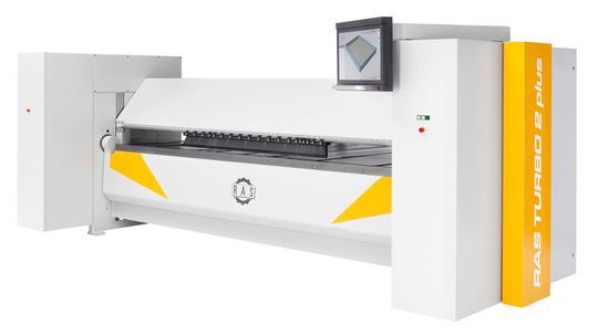 Beispiel für eine Schwenkbiegemaschine. Im Vergleich zur Abkantpresse bietet sie einige Vorteile. Beispiel für eine Schwenkbiegemaschine. Im Vergleich zur Abkantpresse bietet sie einige Vorteile.