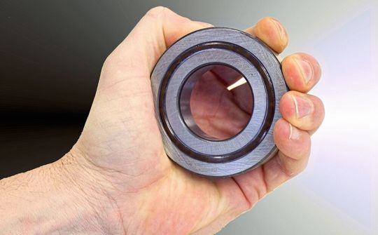 Die kompakten Einbaufreiläufe FZ von RINGSPANN entsprechen in ihrem Design den Rillenkugellagern der Baureihe 62 nach DIN. Diese Kompatibilität vereinfacht die Realisierung innovativer, raumoptimierter Konstruktionen. Die kompakten Einbaufreiläufe FZ von RINGSPANN entsprechen in ihrem Design den Rillenkugellagern der Baureihe 62 nach DIN. Diese Kompatibilität vereinfacht die Realisierung innovativer, raumoptimierter Konstruktionen.