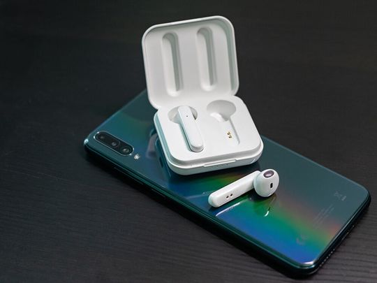 Die Wishake Pocket geben bis zu vier Stunden Musik mit einer Akkuladung wieder.