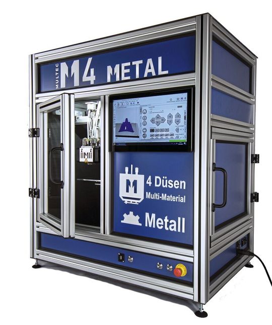 Der M4 Metal von Multec druckt mit Metallen. Derzeit mit einem Edelstahl-Filament der BASF. Der M4 Metal von Multec druckt mit Metallen. Derzeit mit einem Edelstahl-Filament der BASF.
