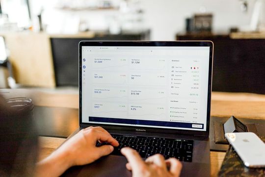 Auch Onlinehändler bleiben von der Krise nicht verschont. Auch Onlinehändler bleiben von der Krise nicht verschont.