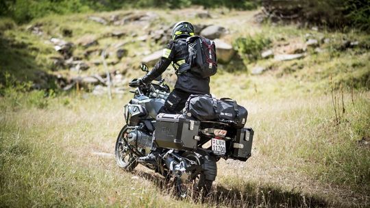 Der neue Rucksack von IXS eignet sich für lange und kurze Fahrten mit dem Motorrad. Der neue Rucksack von IXS eignet sich für lange und kurze Fahrten mit dem Motorrad.