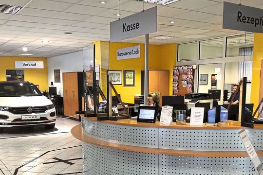 In Zeiten von Corona ist Kreativität gefragt, um die Mitarbeiter zu schützen und den Bestimmungen gerecht zu werden. Das VW-Autohaus Liliensiek hat seinen Betrieb entsprechend umgerüstet. In Zeiten von Corona ist Kreativität gefragt, um die Mitarbeiter zu schützen und den Bestimmungen gerecht zu werden. Das VW-Autohaus Liliensiek hat seinen Betrieb entsprechend umgerüstet.