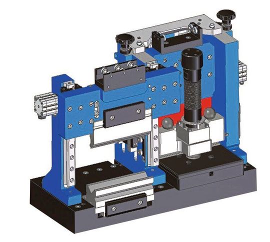 Die Ingenieure von Boschert haben zwei Stationen neu positioniert – die Stanzstation liegt jetzt vor der zum Scheren. Die Ingenieure von Boschert haben zwei Stationen neu positioniert – die Stanzstation liegt jetzt vor der zum Scheren.