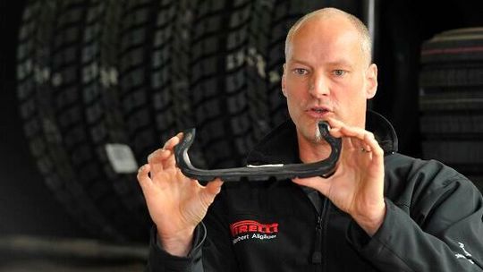 Norbert Allgäuer-Wiederhold, Leiter des Pirelli Tyre Campus, bietet momentan nur Online-Schulungen an. Norbert Allgäuer-Wiederhold, Leiter des Pirelli Tyre Campus, bietet momentan nur Online-Schulungen an.