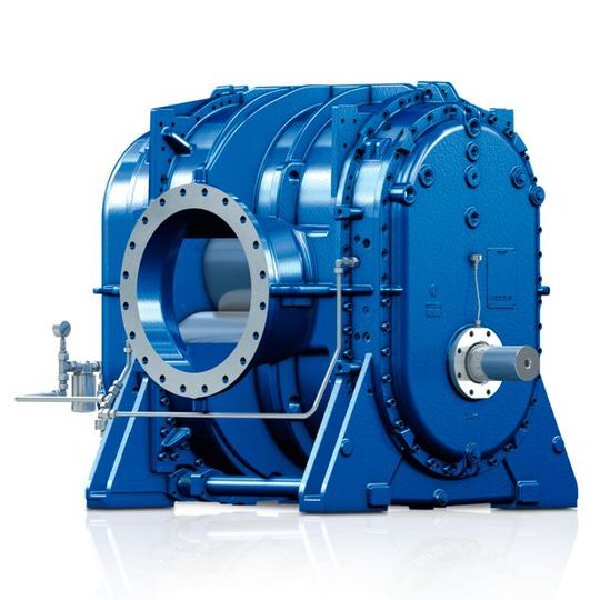 Das Produktportfolio der Aerzener Maschinenfabrik umfasst etwa das Drehkolbengroßgebläse Alpha Blower für Prozessluftapplikationen. Das Produktportfolio der Aerzener Maschinenfabrik umfasst etwa das Drehkolbengroßgebläse Alpha Blower für Prozessluftapplikationen.