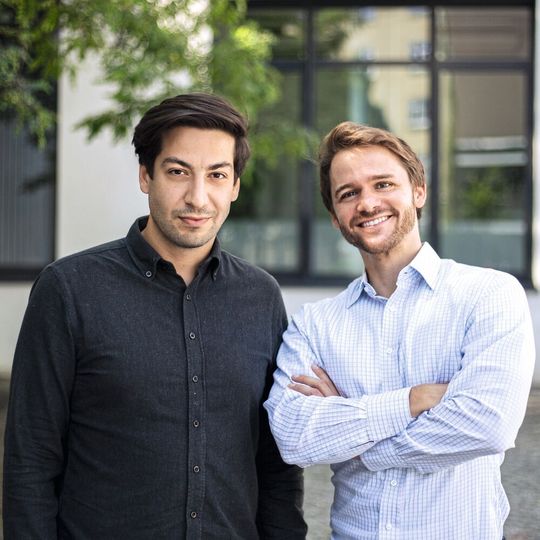 Orhan Köroglu (li.) und Sebastian Jost stellen Ende Mai den Geschäftsbetrieb ihrer Gebrauchtwagenplattform Abracar ein. Orhan Köroglu (li.) und Sebastian Jost stellen Ende Mai den Geschäftsbetrieb ihrer Gebrauchtwagenplattform Abracar ein.
