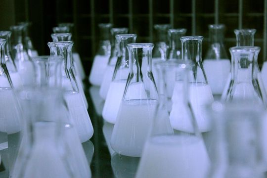 Experten haben die technischen Risiken und Fragen untersucht, die mit der kontinuierlichen Biopharmazeutika-Herstellung mit Single-Use-Systemen verbunden sind. Experten haben die technischen Risiken und Fragen untersucht, die mit der kontinuierlichen Biopharmazeutika-Herstellung mit Single-Use-Systemen verbunden sind.