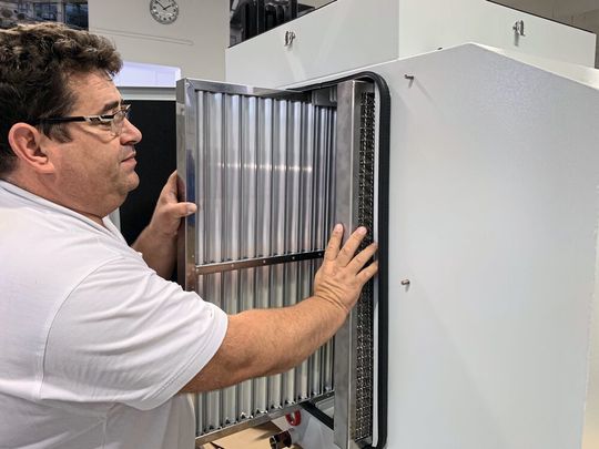 Ölnebelabscheider mit austauschbaren Retrofit-Einschüben. Ölnebelabscheider mit austauschbaren Retrofit-Einschüben.