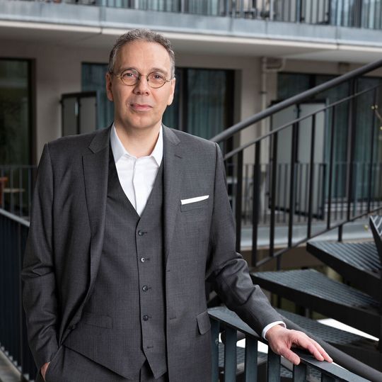 „Die EU-Kommission muss die gewonnene Zeit bis zum neuen Geltungsbeginn am 26. Mai 2021 nun konsequent nutzen, um das MDR-System endlich bereit zu machen“, fordert BV-Med-Geschäftsführer Dr. Marc-Pierre Möll. „Die EU-Kommission muss die gewonnene Zeit bis zum neuen Geltungsbeginn am 26. Mai 2021 nun konsequent nutzen, um das MDR-System endlich bereit zu machen“, fordert BV-Med-Geschäftsführer Dr. Marc-Pierre Möll.